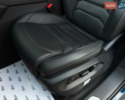 Синий Фольксваген Туарег, объемом двигателя 3 л и пробегом 51 тыс. км за 59999 $, фото 41 на Automoto.ua