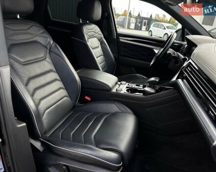 Синий Фольксваген Туарег, объемом двигателя 2.97 л и пробегом 170 тыс. км за 49999 $, фото 42 на Automoto.ua