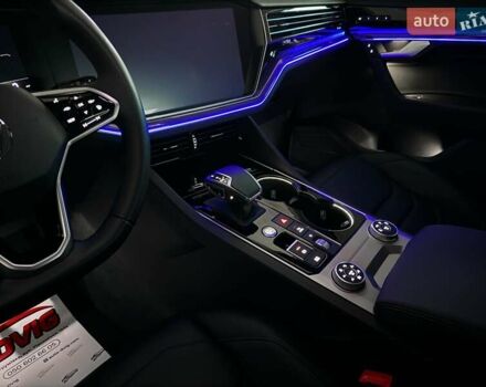 Синий Фольксваген Туарег, объемом двигателя 3 л и пробегом 51 тыс. км за 59999 $, фото 111 на Automoto.ua