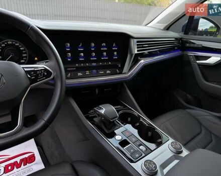 Синий Фольксваген Туарег, объемом двигателя 3 л и пробегом 51 тыс. км за 59999 $, фото 53 на Automoto.ua