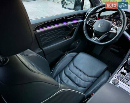 Синий Фольксваген Туарег, объемом двигателя 3 л и пробегом 74 тыс. км за 68700 $, фото 59 на Automoto.ua