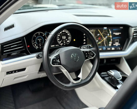 Синій Фольксваген Туарег, об'ємом двигуна 2.97 л та пробігом 145 тис. км за 54800 $, фото 14 на Automoto.ua