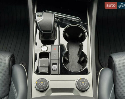 Синий Фольксваген Туарег, объемом двигателя 3 л и пробегом 74 тыс. км за 62700 $, фото 37 на Automoto.ua