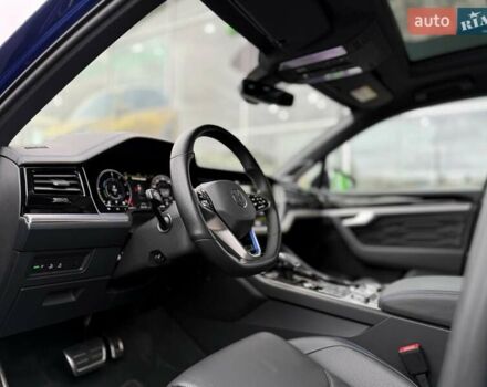 Синий Фольксваген Туарег, объемом двигателя 3 л и пробегом 83 тыс. км за 60900 $, фото 16 на Automoto.ua