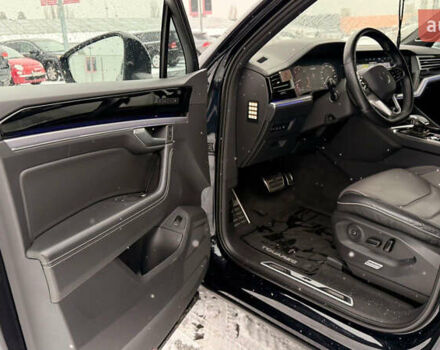 Синий Фольксваген Туарег, объемом двигателя 2.97 л и пробегом 163 тыс. км за 55000 $, фото 26 на Automoto.ua