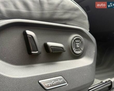 Синий Фольксваген Туарег, объемом двигателя 3 л и пробегом 83 тыс. км за 60900 $, фото 31 на Automoto.ua