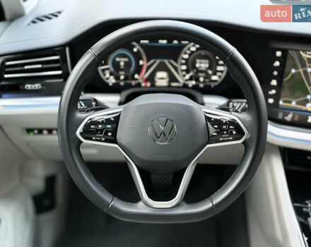 Синій Фольксваген Туарег, об'ємом двигуна 2.97 л та пробігом 145 тис. км за 54800 $, фото 22 на Automoto.ua