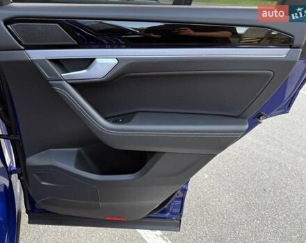 Синий Фольксваген Туарег, объемом двигателя 3 л и пробегом 79 тыс. км за 62500 $, фото 40 на Automoto.ua