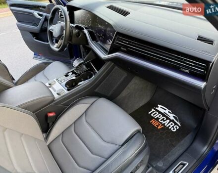 Синий Фольксваген Туарег, объемом двигателя 3 л и пробегом 79 тыс. км за 62500 $, фото 50 на Automoto.ua