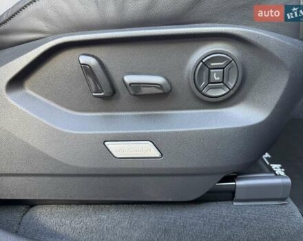 Синий Фольксваген Туарег, объемом двигателя 3 л и пробегом 79 тыс. км за 62500 $, фото 56 на Automoto.ua