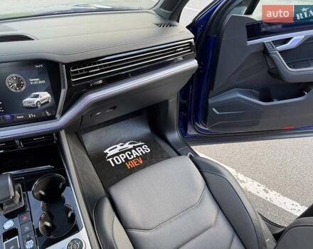 Синий Фольксваген Туарег, объемом двигателя 3 л и пробегом 79 тыс. км за 62500 $, фото 61 на Automoto.ua