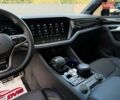 Синій Фольксваген Туарег, об'ємом двигуна 3 л та пробігом 49 тис. км за 77999 $, фото 59 на Automoto.ua