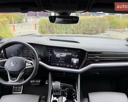 Синий Фольксваген Туарег, объемом двигателя 3 л и пробегом 61 тыс. км за 67990 $, фото 23 на Automoto.ua