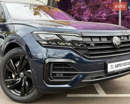 Синий Фольксваген Туарег, объемом двигателя 3 л и пробегом 61 тыс. км за 67990 $, фото 1 на Automoto.ua