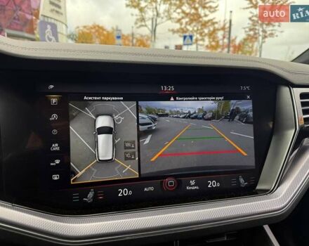 Синий Фольксваген Туарег, объемом двигателя 3 л и пробегом 61 тыс. км за 67990 $, фото 20 на Automoto.ua