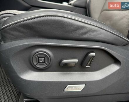 Синий Фольксваген Туарег, объемом двигателя 3 л и пробегом 61 тыс. км за 67990 $, фото 26 на Automoto.ua