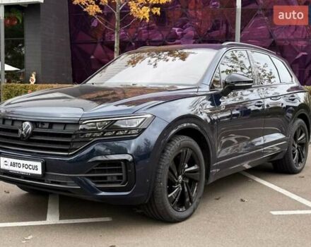 Синий Фольксваген Туарег, объемом двигателя 3 л и пробегом 61 тыс. км за 67990 $, фото 3 на Automoto.ua