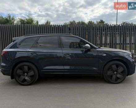 Фольксваген Туарег 2023 в Киеве на Automoto.ua Синий Фольксваген Туарег, объемом двигателя 3 л и пробегом 29 тыс. км за 73062 $, фото 79 на Automoto.ua