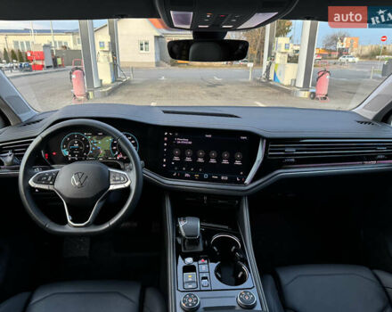 Синій Фольксваген Туарег, об'ємом двигуна 3 л та пробігом 6 тис. км за 69999 $, фото 26 на Automoto.ua