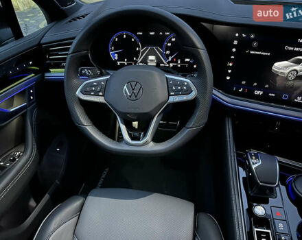 Синій Фольксваген Туарег, об'ємом двигуна 2.97 л та пробігом 3 тис. км за 91000 $, фото 4 на Automoto.ua