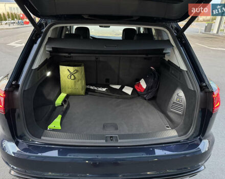 Синій Фольксваген Туарег, об'ємом двигуна 3 л та пробігом 6 тис. км за 69999 $, фото 32 на Automoto.ua