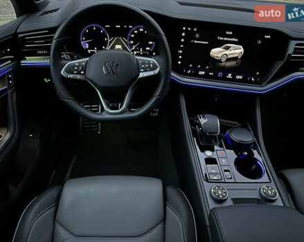 Синій Фольксваген Туарег, об'ємом двигуна 2.97 л та пробігом 3 тис. км за 91000 $, фото 5 на Automoto.ua