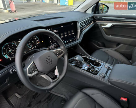 Синій Фольксваген Туарег, об'ємом двигуна 3 л та пробігом 6 тис. км за 69999 $, фото 37 на Automoto.ua