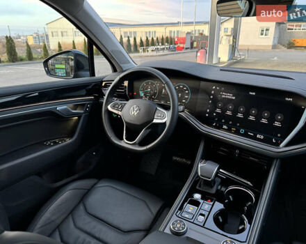 Синій Фольксваген Туарег, об'ємом двигуна 3 л та пробігом 6 тис. км за 69999 $, фото 28 на Automoto.ua