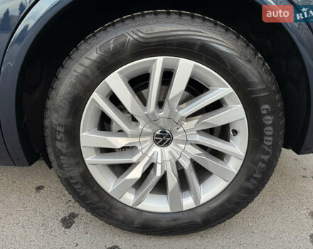 Синій Фольксваген Туарег, об'ємом двигуна 3 л та пробігом 6 тис. км за 69999 $, фото 24 на Automoto.ua