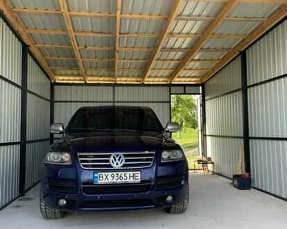 Синий Фольксваген Туарег, объемом двигателя 4.2 л и пробегом 250 тыс. км за 11000 $, фото 1 на Automoto.ua