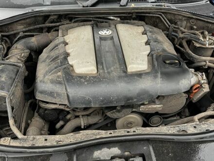 Синій Фольксваген Туарег, об'ємом двигуна 3 л та пробігом 430 тис. км за 6008 $, фото 1 на Automoto.ua