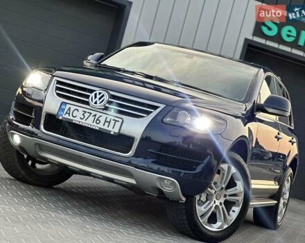 Синий Фольксваген Туарег, объемом двигателя 4.16 л и пробегом 385 тыс. км за 8500 $, фото 1 на Automoto.ua