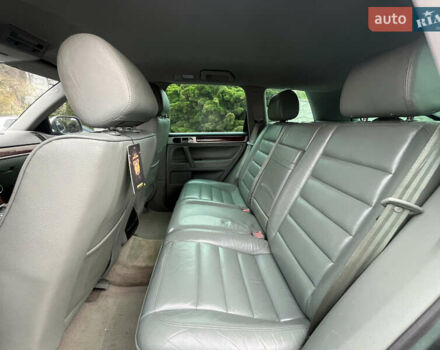 Зеленый Фольксваген Туарег, объемом двигателя 4.92 л и пробегом 280 тыс. км за 5999 $, фото 5 на Automoto.ua