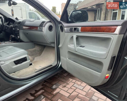 Зеленый Фольксваген Туарег, объемом двигателя 4.92 л и пробегом 280 тыс. км за 5999 $, фото 11 на Automoto.ua