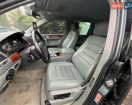 Зеленый Фольксваген Туарег, объемом двигателя 4.92 л и пробегом 280 тыс. км за 5999 $, фото 6 на Automoto.ua