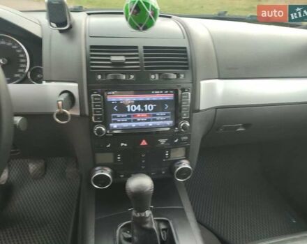 Зелений Фольксваген Туарег, об'ємом двигуна 2.46 л та пробігом 322 тис. км за 7200 $, фото 15 на Automoto.ua