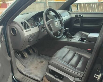 Зеленый Фольксваген Туарег, объемом двигателя 2.5 л и пробегом 322 тыс. км за 7200 $, фото 6 на Automoto.ua