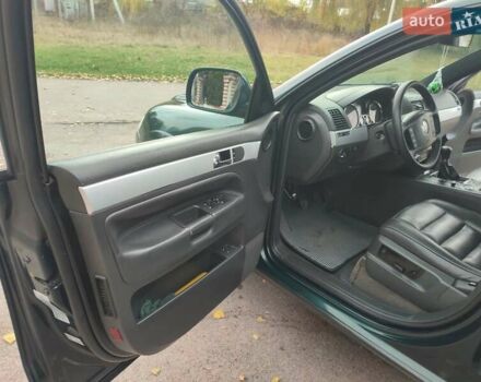 Зелений Фольксваген Туарег, об'ємом двигуна 2.46 л та пробігом 322 тис. км за 7200 $, фото 1 на Automoto.ua