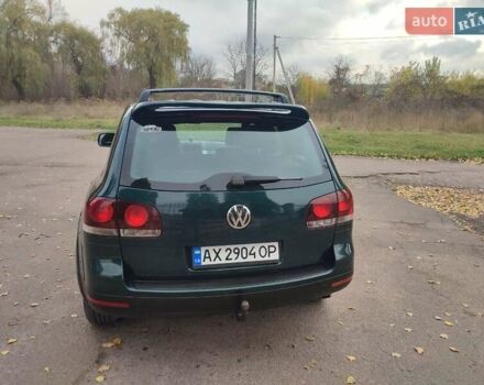 Зелений Фольксваген Туарег, об'ємом двигуна 2.46 л та пробігом 322 тис. км за 7200 $, фото 4 на Automoto.ua