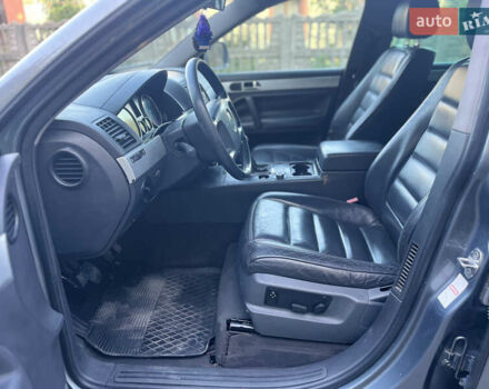 Зеленый Фольксваген Туарег, объемом двигателя 2.5 л и пробегом 303 тыс. км за 2999 $, фото 18 на Automoto.ua