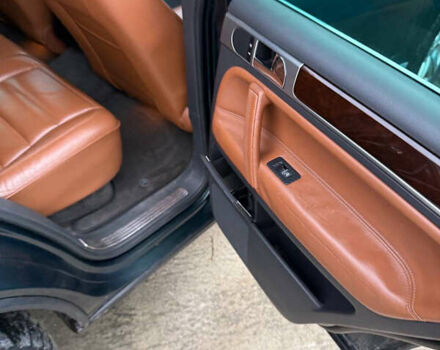 Зеленый Фольксваген Туарег, объемом двигателя 4.92 л и пробегом 201 тыс. км за 6800 $, фото 18 на Automoto.ua