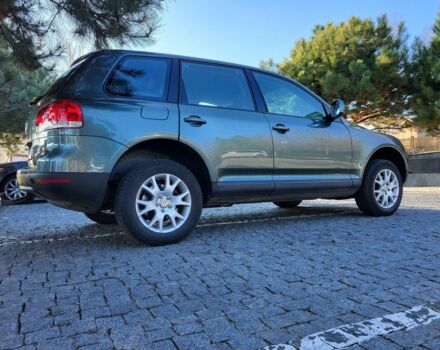 Зеленый Фольксваген Туарег, объемом двигателя 2.5 л и пробегом 350 тыс. км за 8600 $, фото 4 на Automoto.ua