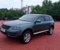 Зеленый Фольксваген Туарег, объемом двигателя 2.5 л и пробегом 330 тыс. км за 7000 $, фото 1 на Automoto.ua