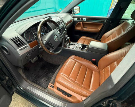 Зеленый Фольксваген Туарег, объемом двигателя 4.92 л и пробегом 201 тыс. км за 6800 $, фото 7 на Automoto.ua