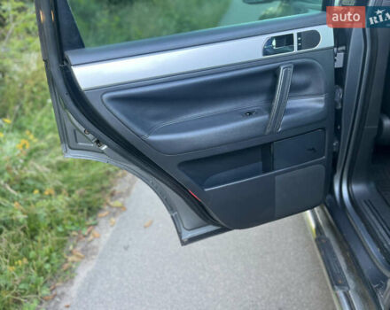 Зеленый Фольксваген Туарег, объемом двигателя 2.5 л и пробегом 303 тыс. км за 2999 $, фото 24 на Automoto.ua