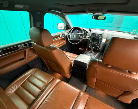 Зеленый Фольксваген Туарег, объемом двигателя 4.92 л и пробегом 201 тыс. км за 6800 $, фото 14 на Automoto.ua