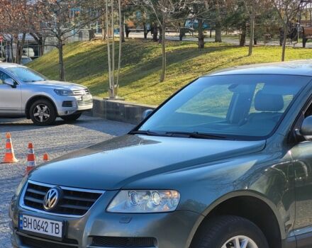 Зеленый Фольксваген Туарег, объемом двигателя 2.5 л и пробегом 350 тыс. км за 8600 $, фото 1 на Automoto.ua