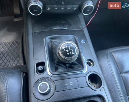 Зеленый Фольксваген Туарег, объемом двигателя 2.5 л и пробегом 303 тыс. км за 2999 $, фото 29 на Automoto.ua