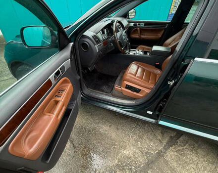 Зеленый Фольксваген Туарег, объемом двигателя 4.92 л и пробегом 201 тыс. км за 6800 $, фото 8 на Automoto.ua