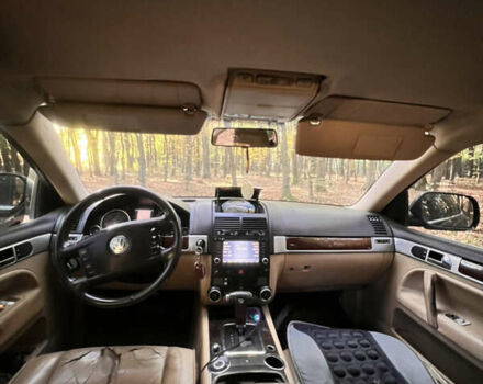 Зелений Фольксваген Туарег, об'ємом двигуна 2.46 л та пробігом 398 тис. км за 6500 $, фото 6 на Automoto.ua